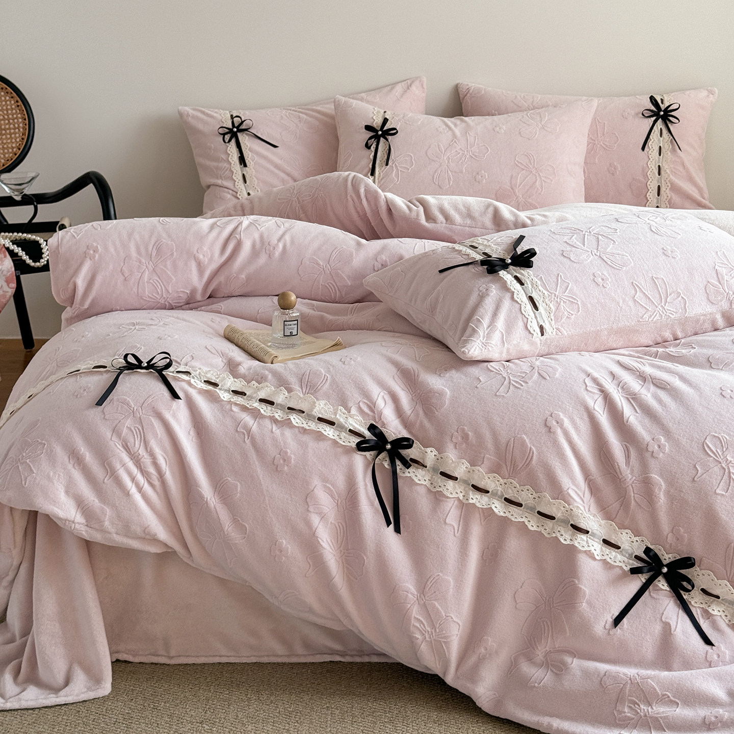 法式少女心雕花牛奶绒四件套公主风蝴蝶结被套双面珊瑚绒加绒床单