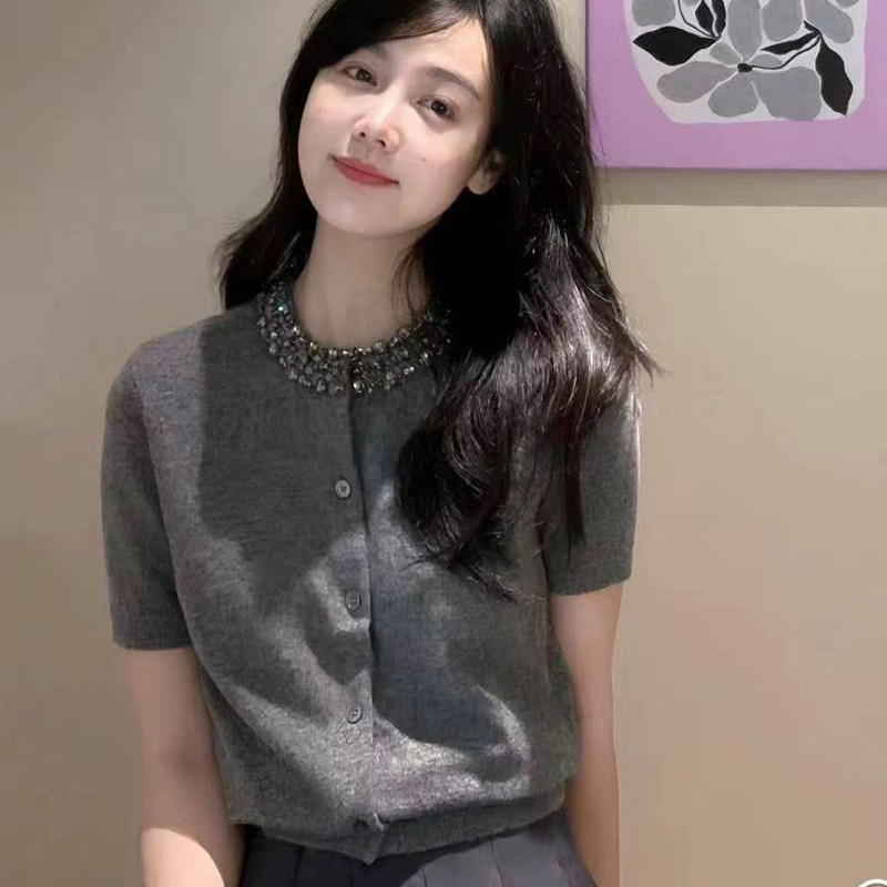 2025春款时髦薄款针织开衫重工手缝钻饰圆领美利奴羊毛短袖T恤女