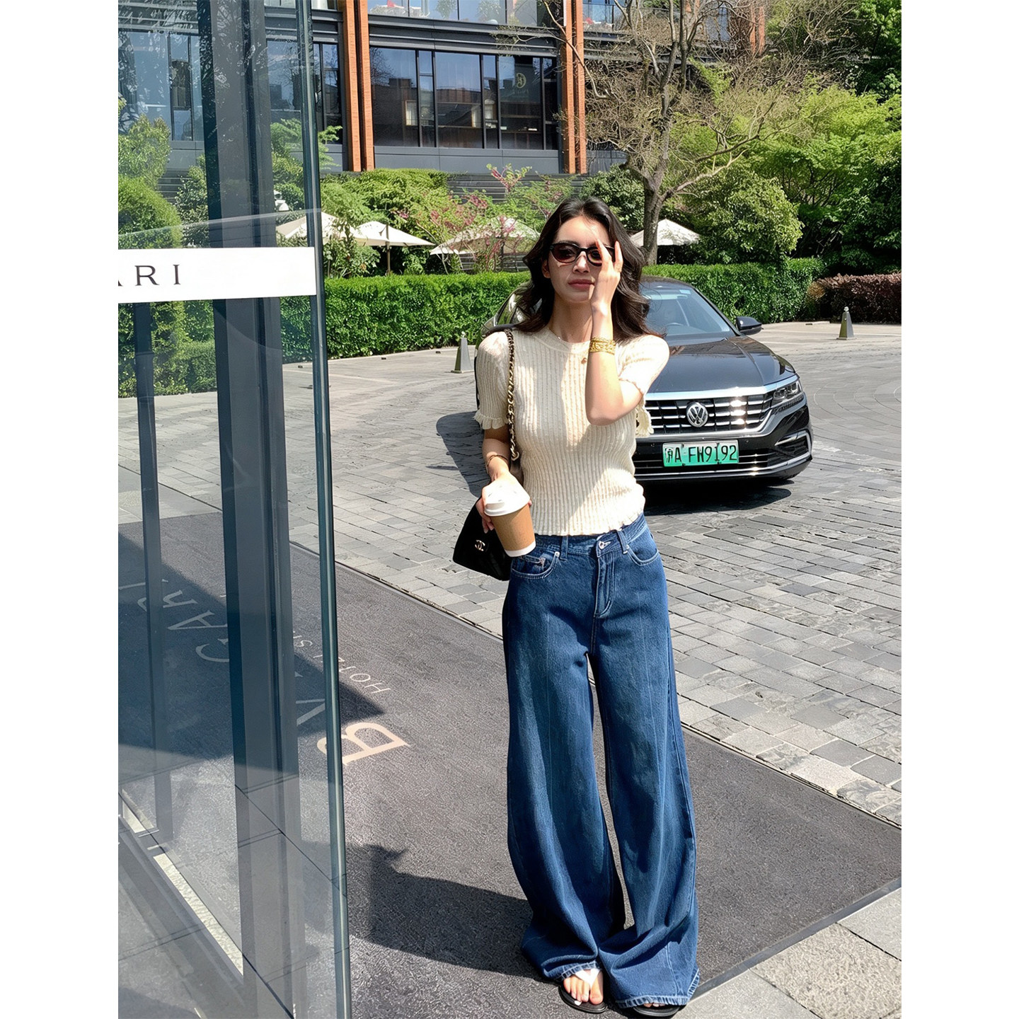 轻奢风白色木耳边短袖针织衫女2026夏新款修身显瘦高级感T恤上衣