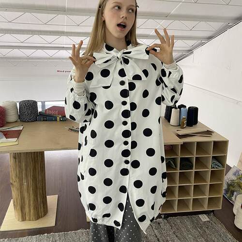 复古飘带领波点风衣可爱