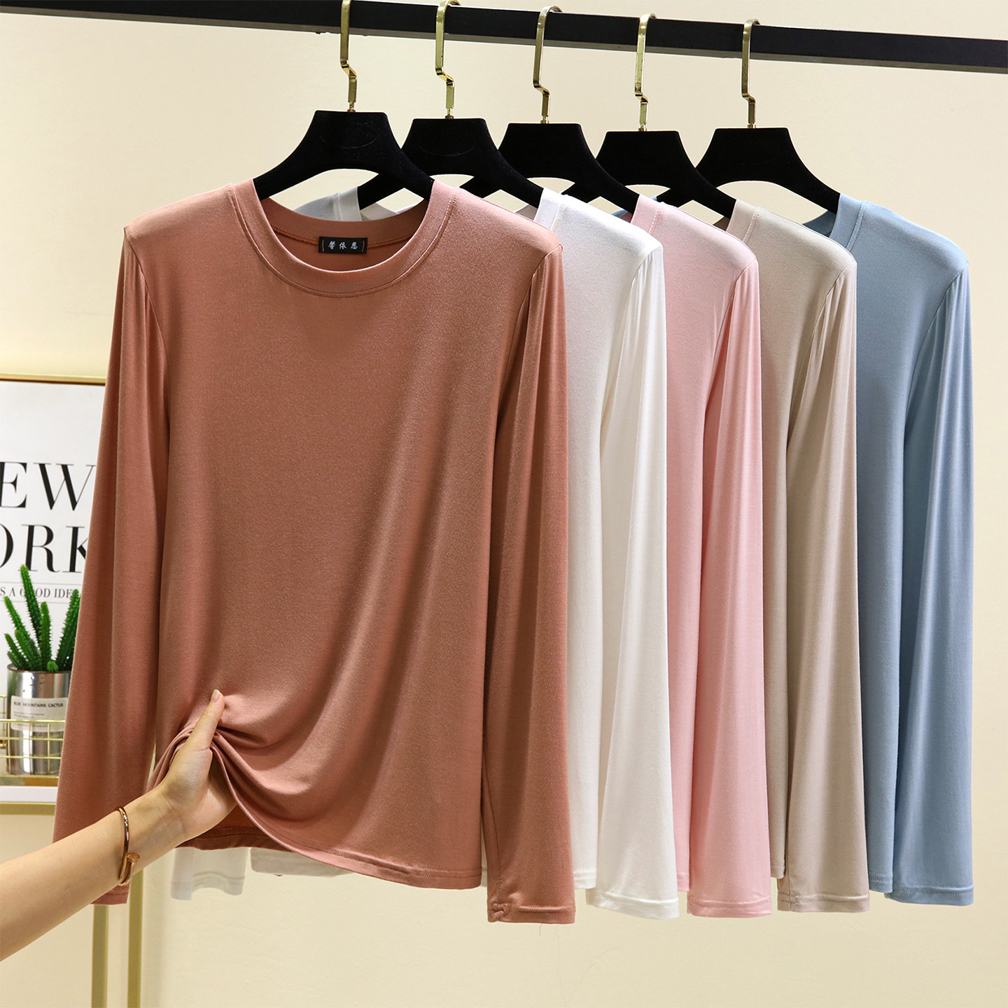 妈妈装莫代尔长袖T恤女春秋薄款内搭打底衫中老年加大码宽松上衣