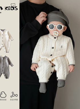 冬装婴儿连体衣爬服2025冬季宝宝衣服秋冬小月龄加绒毛衣外出服