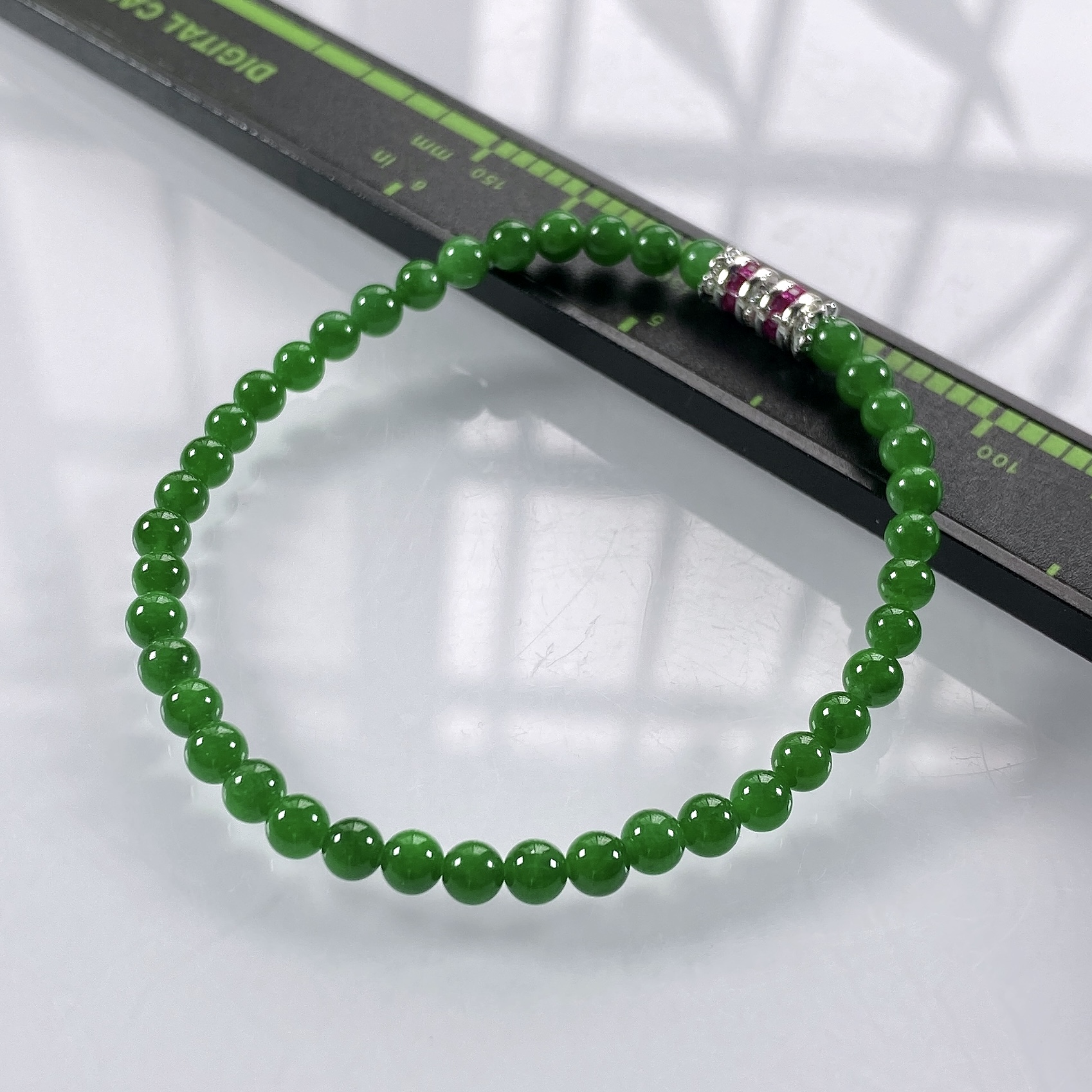 缅甸天然翡翠A货，卡4冰种浓阳绿小米珠小圆珠手串手链555