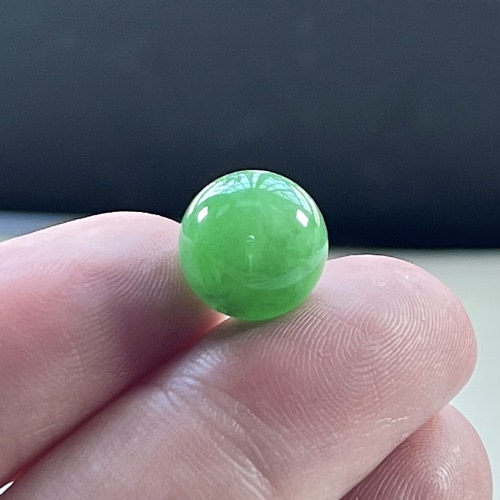 缅甸天然翡翠A货，卡11.8满绿阳绿圆珠单珠一颗（轻微小细纹）291