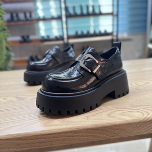 英伦风厚底乐福鞋女2026早春新款真皮金属扣圆头复古百搭松糕鞋女