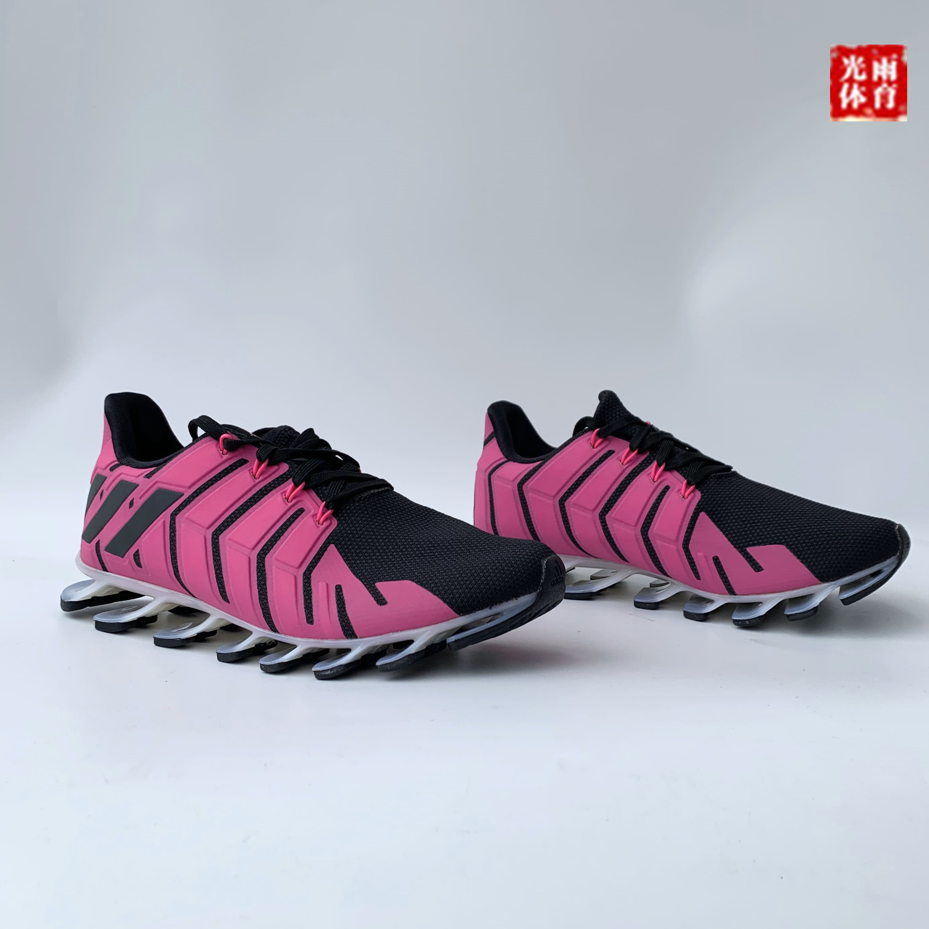 光雨体育-阿迪达斯 springblade 女子 刀锋减震 跑步运动鞋aq7566