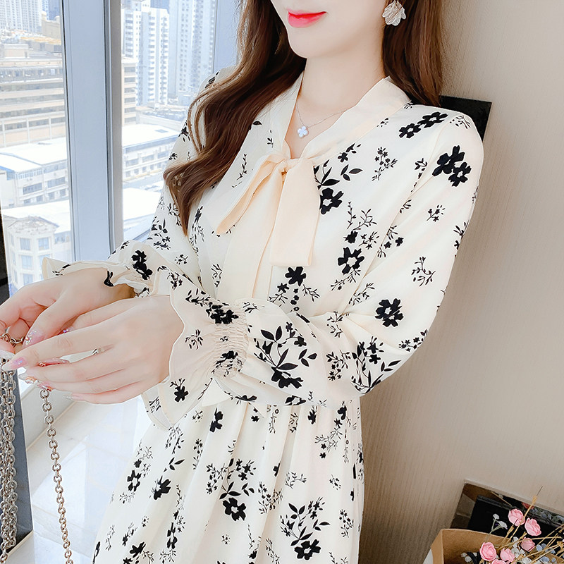 가을겨울 외출용 수유원피스 날씬해보이는 레트로 프린트 리본 산후벨벳 따뜻함 수유하의원피스 트렌디