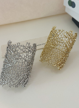 2025新款个性百搭欧美风时尚潮流纹理树叶珊瑚形耳环开口手镯手环