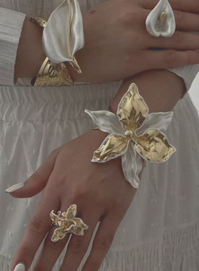 欧美小众夸张金属滴油撞色莺尾花朵开口手镯轻奢高级感精致手环潮