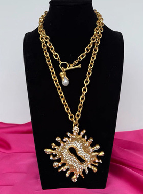 欧美复古重工时尚爆裂珊瑚纹闪钻钥匙孔项链轻奢气质高级感锁骨链