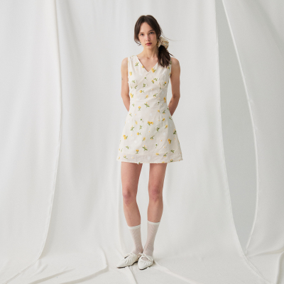 BiLLconchV领收腰小花连衣裙度假