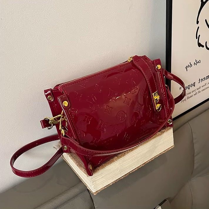 小众设计压花手提包女新款高级感单肩斜挎包百搭女包盒子包小方包