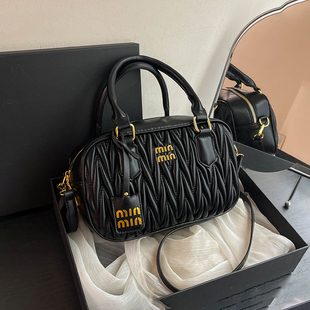 左杏韩国小众保龄球包包女包大容量枕头包波红色士顿手提包斜挎包