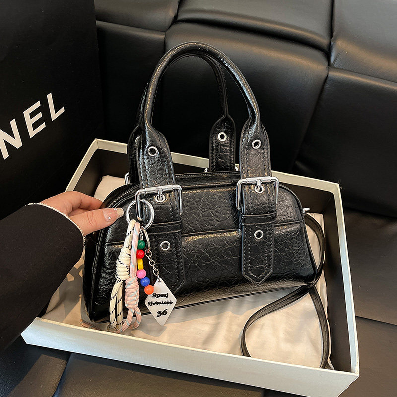 复古小众黑色波士顿包女手提斜挎包百搭通勤质感女包腋下Jk包包