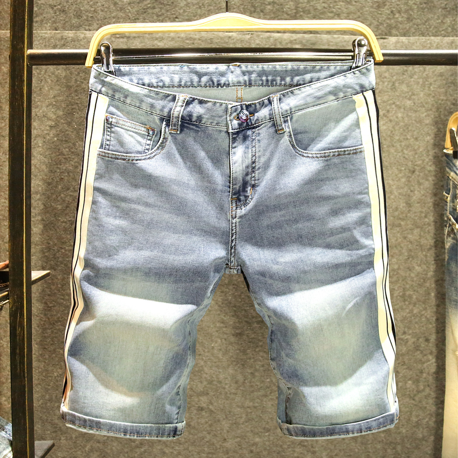 侧边条纹高端时尚牛仔短裤男款夏季浅蓝色五分裤帅气百搭休闲中裤