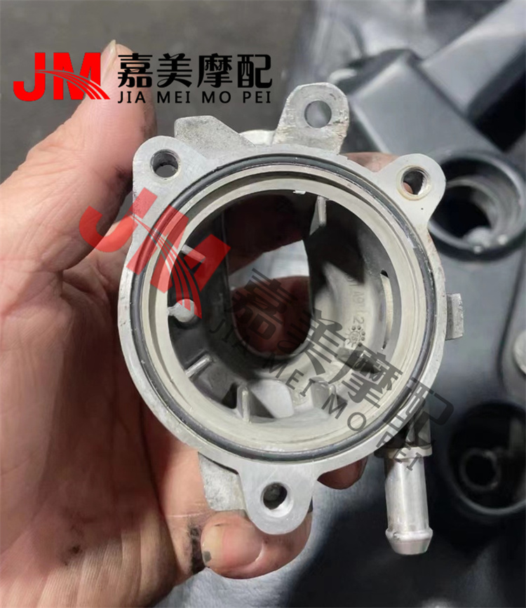 宝马19-20-21-22-23年 S1000RR S1000R XR HP4 节温泵节温器支架