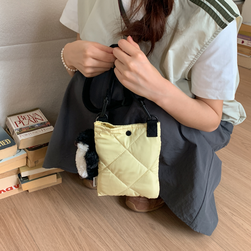 秋冬超火单肩包迷你小包包女2025新款竖款方包百搭棕色宽肩带斜挎