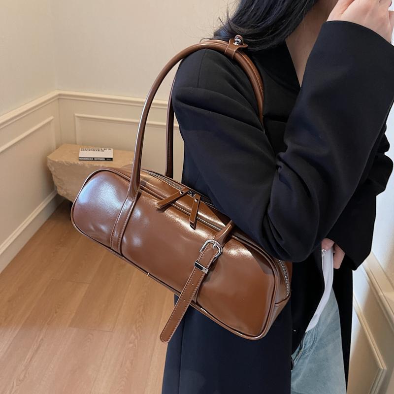 高级感ins风百搭流行法棍女包