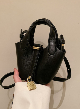 mini超火小包包女斜挎2026新款迷你小众独特精致女童高级感口红包