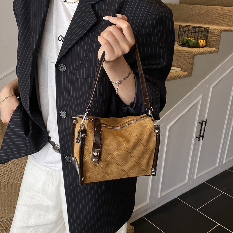 麂皮绒包包女式2025新款潮超火精致通勤手拎包菱格绣线单肩斜挎包