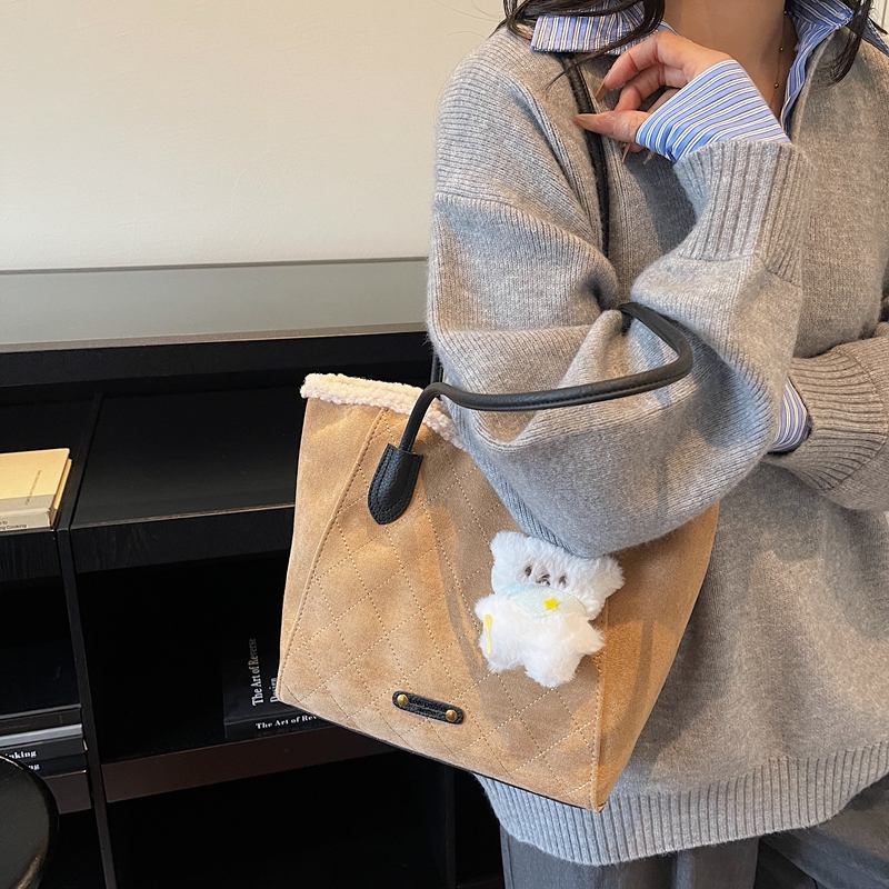大容量毛绒托特包手提毛毛包