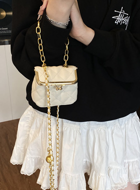 夏天黄色mini迷你包包女式2025新款轻奢小众高级感链条斜挎夹口包