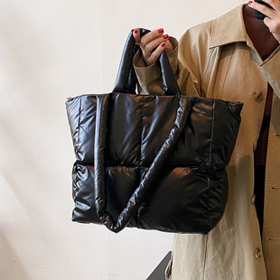 羽绒包小众设计方格软皮菱格充棉太空棉手提腋下方块包潮
