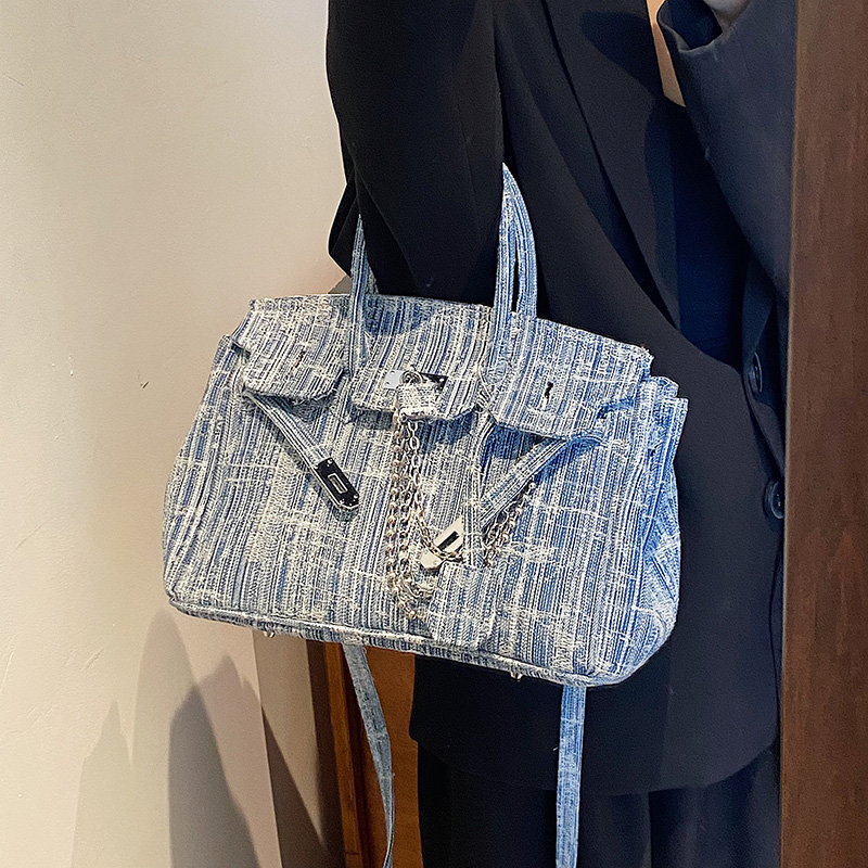 2022新款时尚百搭潮流单肩包