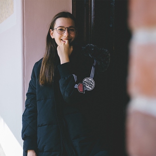 LOEN女装 日系加厚保暖深色徽章帅气毛帽显瘦棉服宽松外套 FUDGE