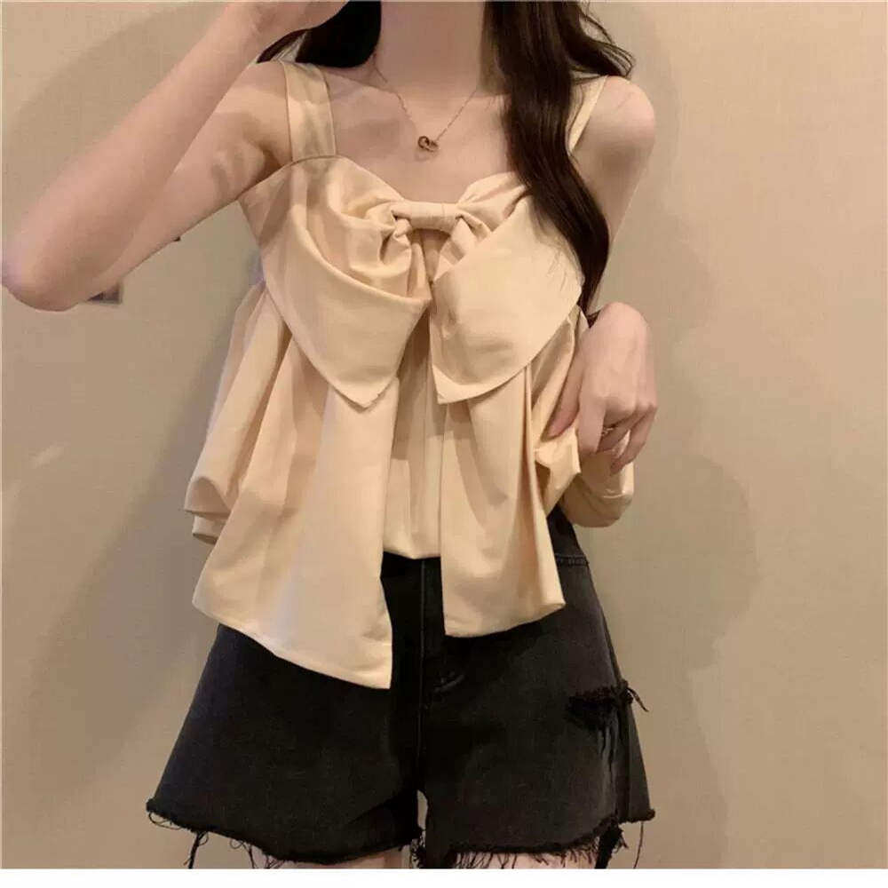 粉色露背短款上衣女夏穿搭法式吊带娃娃衫蝴蝶结2025新款无袖衬衫