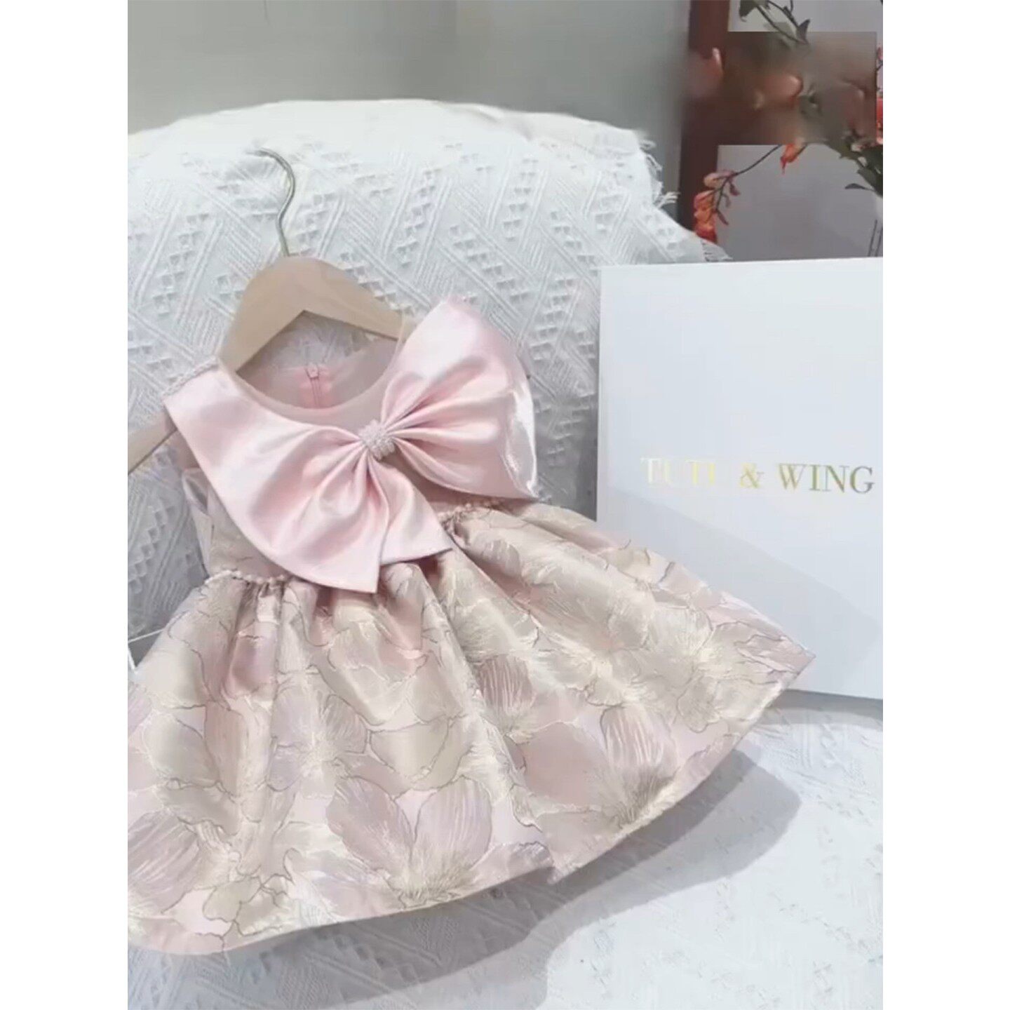 女童生日宴周岁女宝礼服蓬蓬裙子满月宝宝蝴蝶结连衣裙绝美公主裙