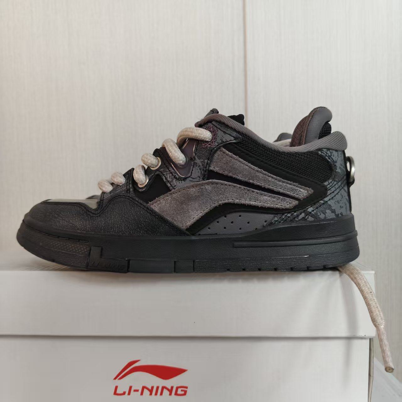 （瑕疵门店样鞋）李宁中国PLEASURES板鞋女运动鞋AECT066