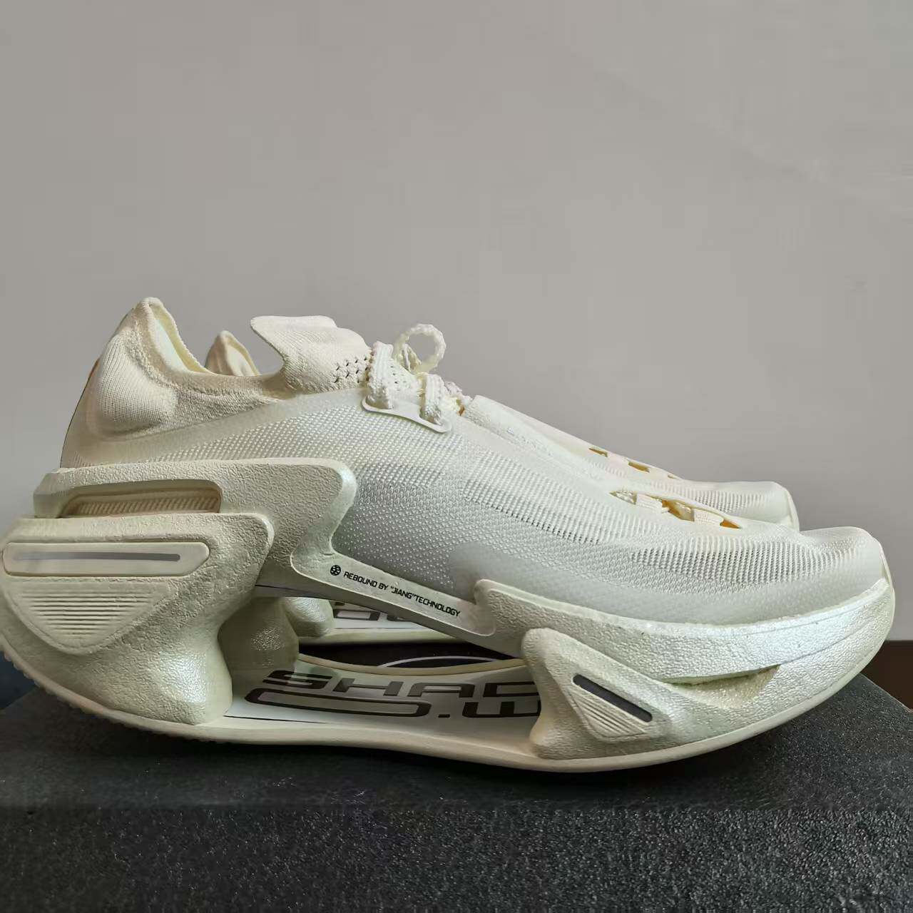 （B品）李宁绝影3男运动弹低帮透气跑步鞋  ARRU00