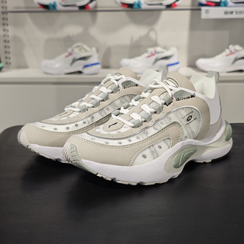 李宁跑鞋V8女子经典复古减震回弹运动休闲鞋老爹鞋ARHP128