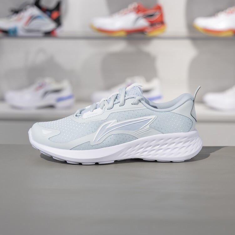 李宁女子运动鞋2024冬季新款轻云防滑耐磨软底休闲慢跑鞋ARSU128