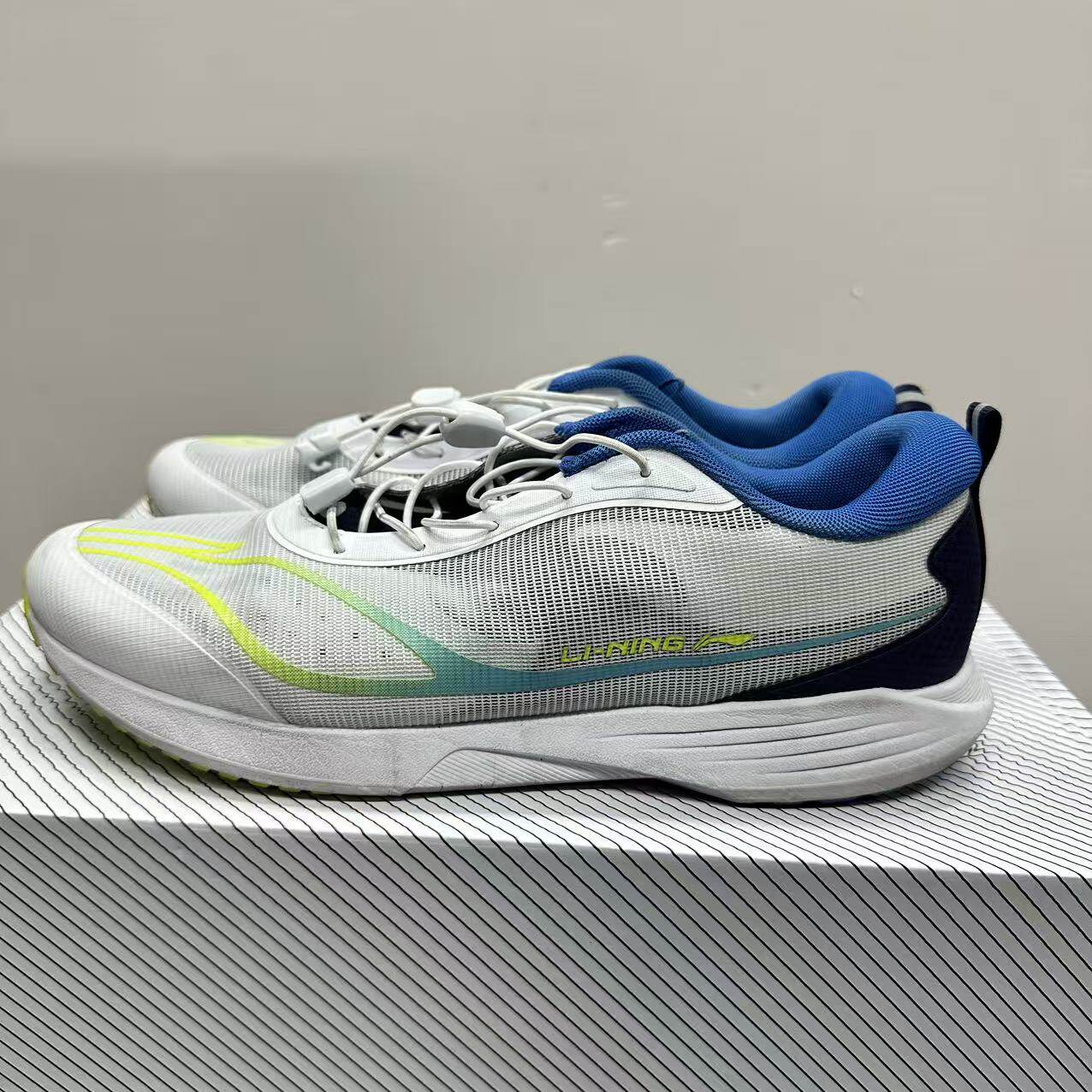 （瑕疵门店样鞋）李宁童鞋跑步鞋男女大童休闲鞋YKFV054