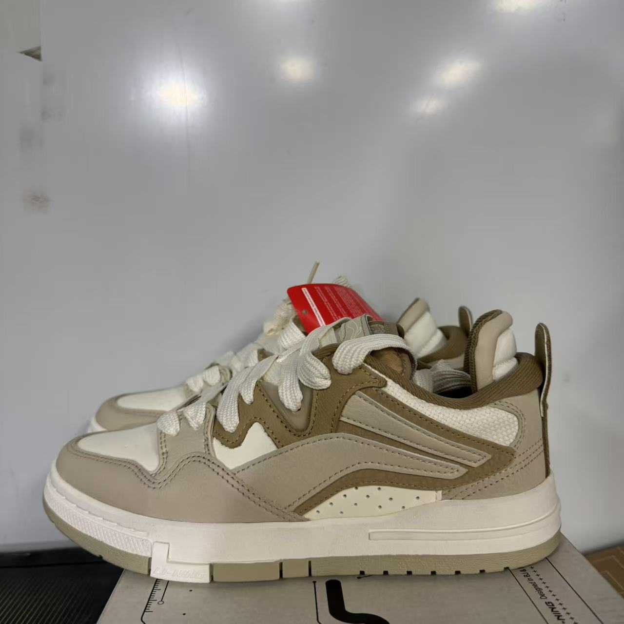 Lining/李宁系带板鞋低帮