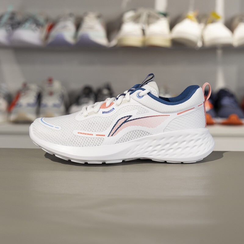 李宁女子休闲慢跑鞋2025新款轻便舒适网面透气低帮运动鞋ARSV122