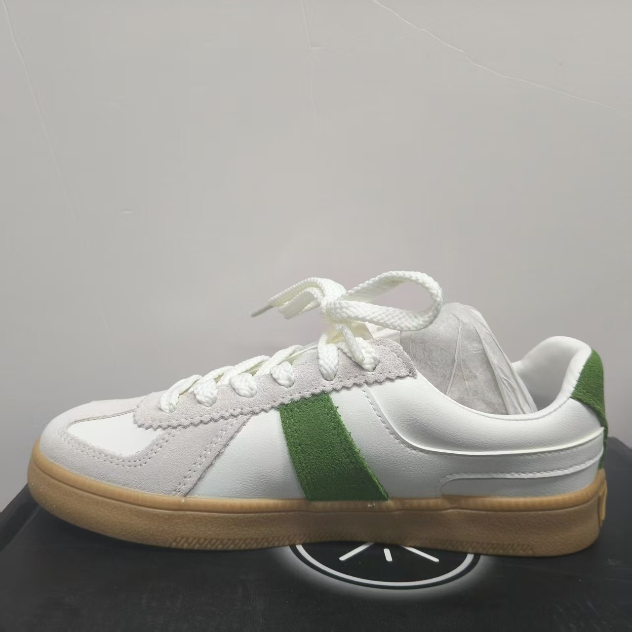 （瑕疵门店样鞋）李宁女款夏季鞋子休闲复古时尚板鞋AGCS290