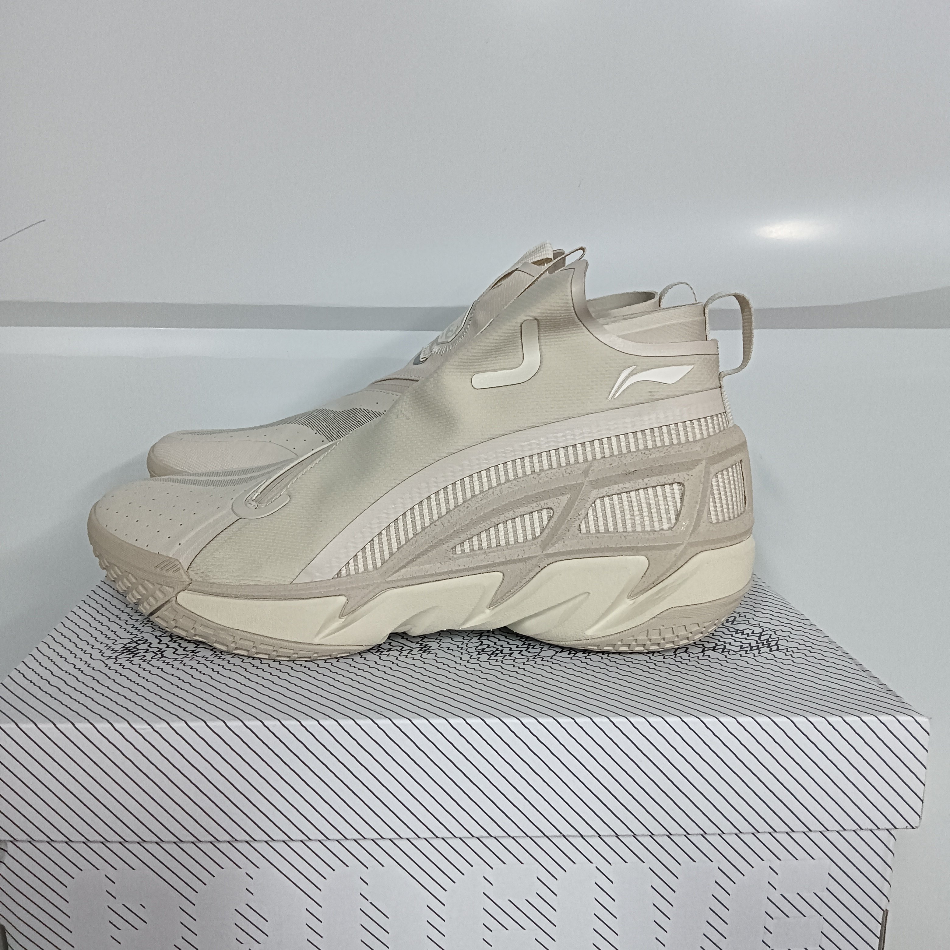 （瑕疵门店样鞋）李宁反伍BADFIVE男轻量轻便缓震篮球外场鞋ABFU0