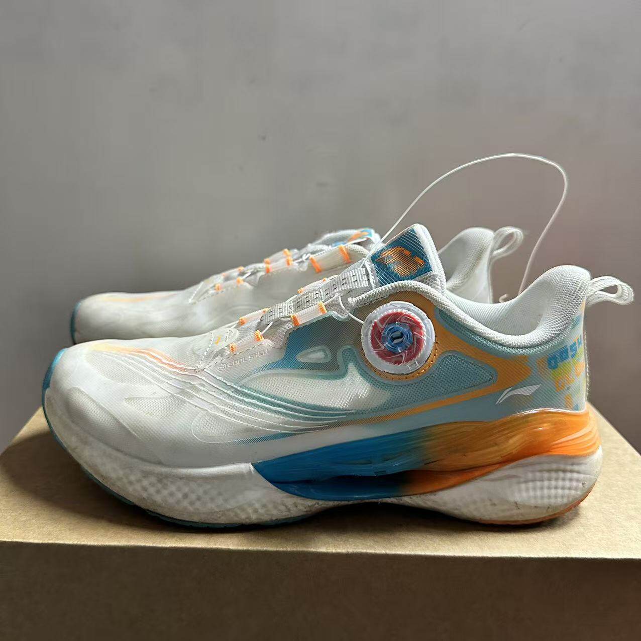 （瑕疵门店样鞋）李宁跑步鞋男女大童行云回弹透气运动鞋YKFV124