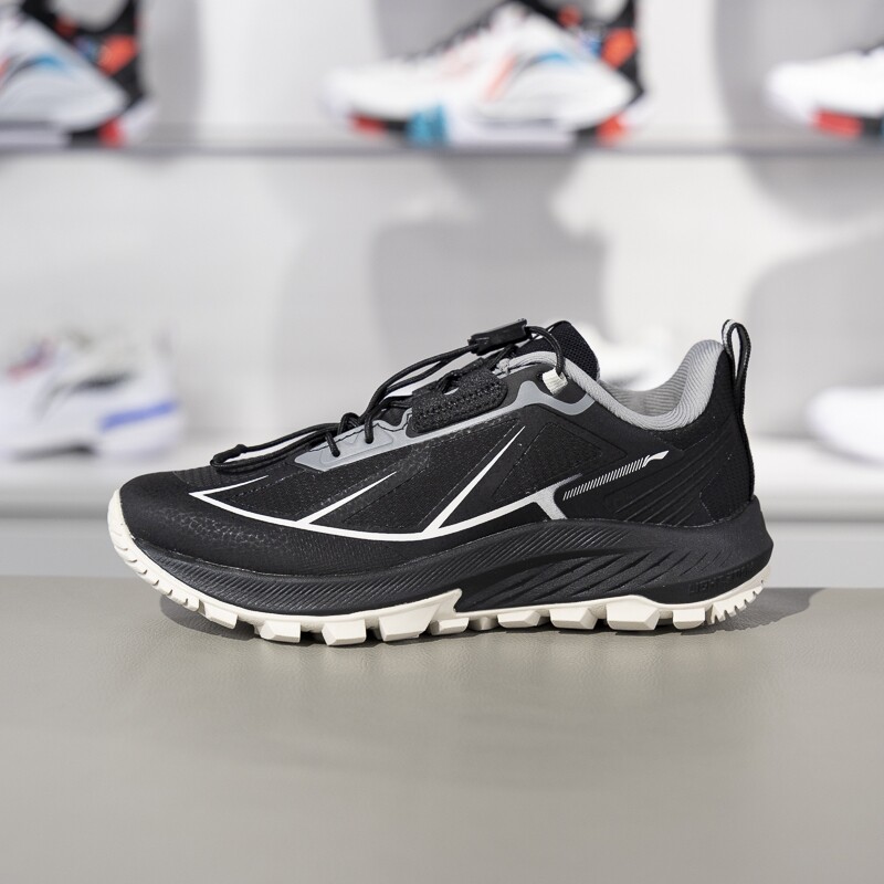 李宁童鞋跑步鞋2024冬季新款男大童云野反光回弹运动鞋YKFU104