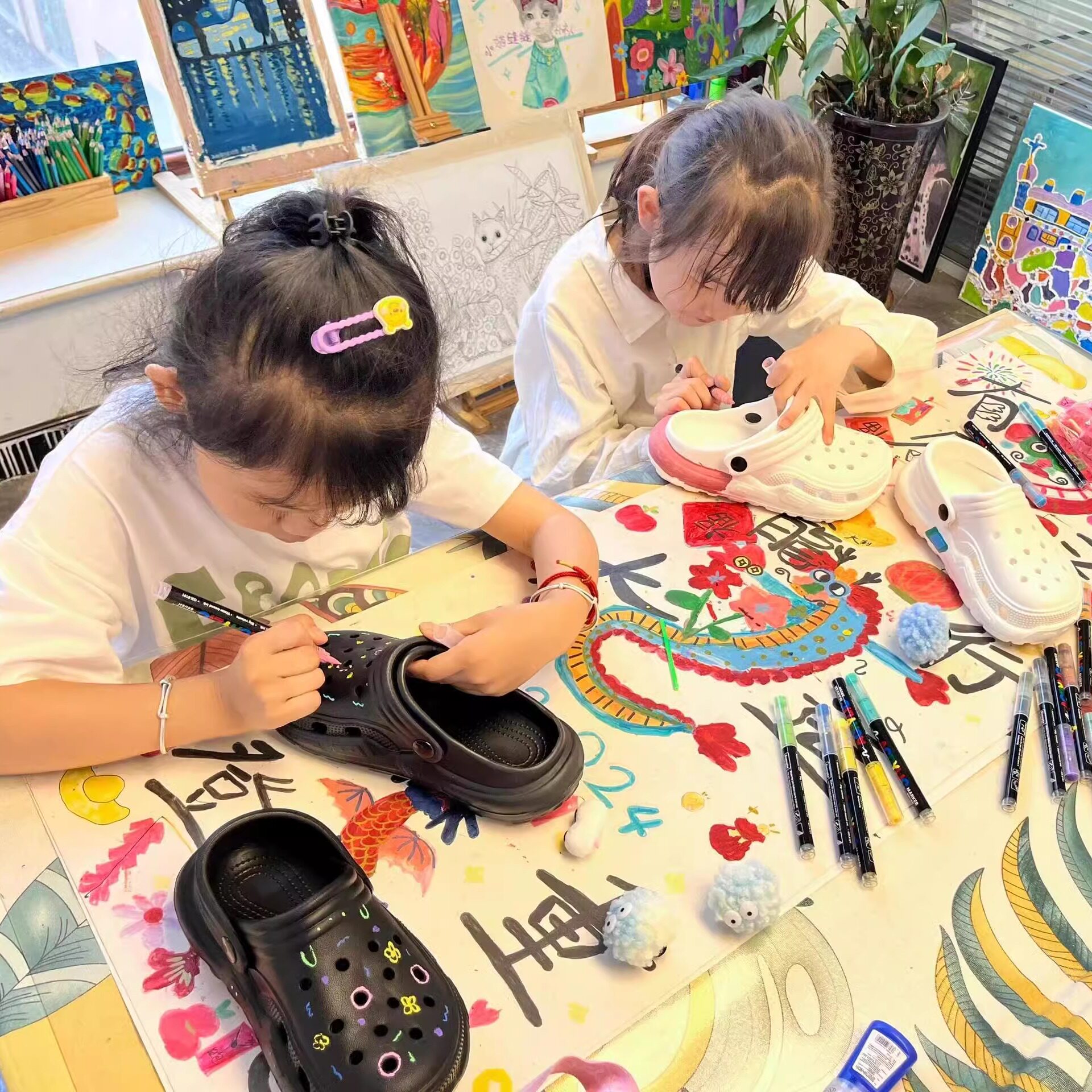 洞洞鞋手绘涂鸦diy画室夏日活动主题创意少儿美术父亲节亲子活动