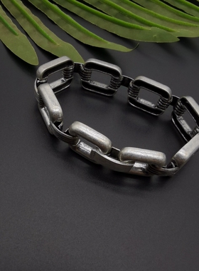 外贸饰品A10新款质感复古花纹链接精致街拍走秀漂亮大气手链手镯