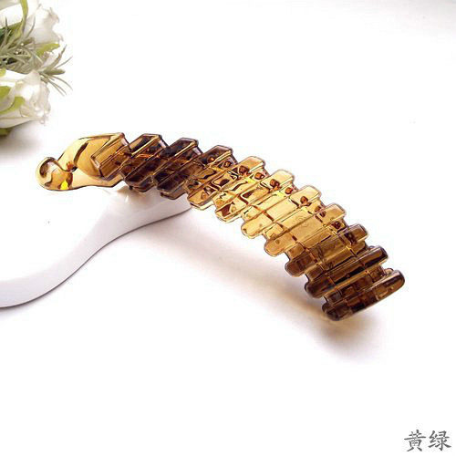 新款树脂干练斜条好品质香蕉夹图片