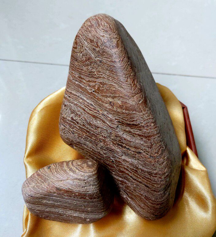 陕西秦岭山渭河原石奇石木纹石:哥俩.原汁原味,无人为加工.