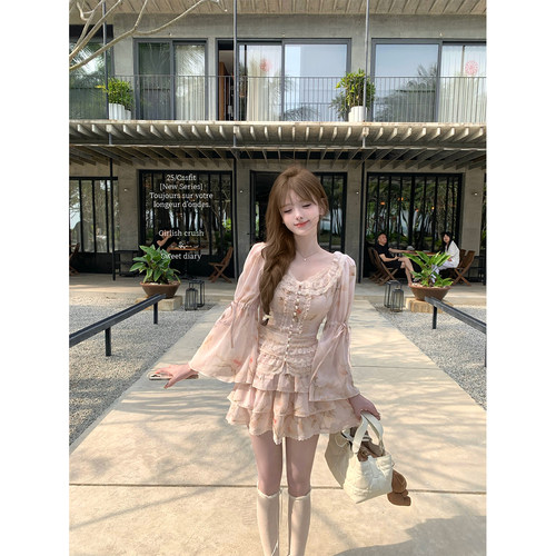 迟伞伞碎花蕾丝收腰重工衬衫短裙