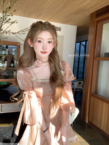 迟伞伞 西西里缪斯 鎏金溢彩绝美蕾丝拼接气质仙气方领连衣裙女