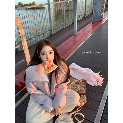 迟伞伞白鸭绒狐狸毛领羽绒服