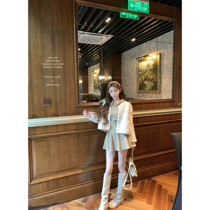 迟伞伞25/fw 粉顶雪山 雕菱格羊羔毛麂皮正反两穿棒球服短款外套